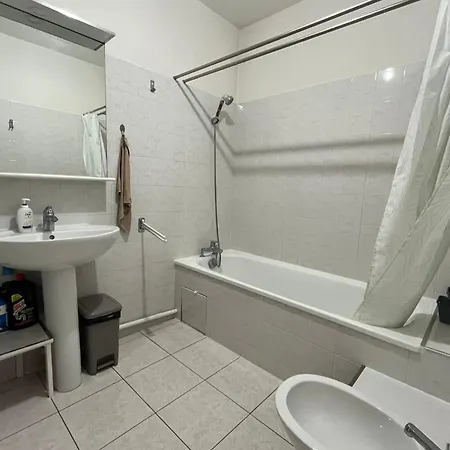 Spacious Cocoon In Narbonne