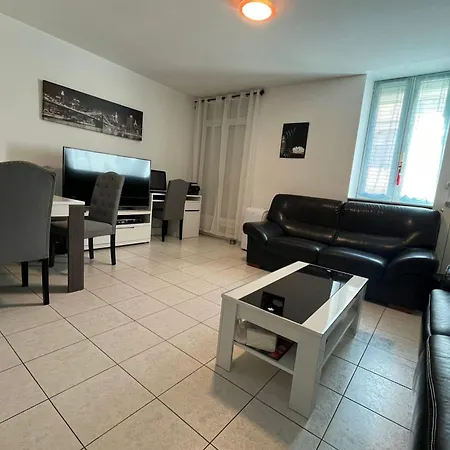 Spacious Cocoon In Apartmán Narbonne